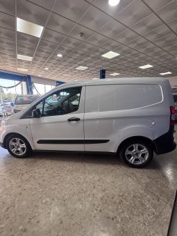 Transit Courier Van 1.5 TDCi 75cv TREND lleno