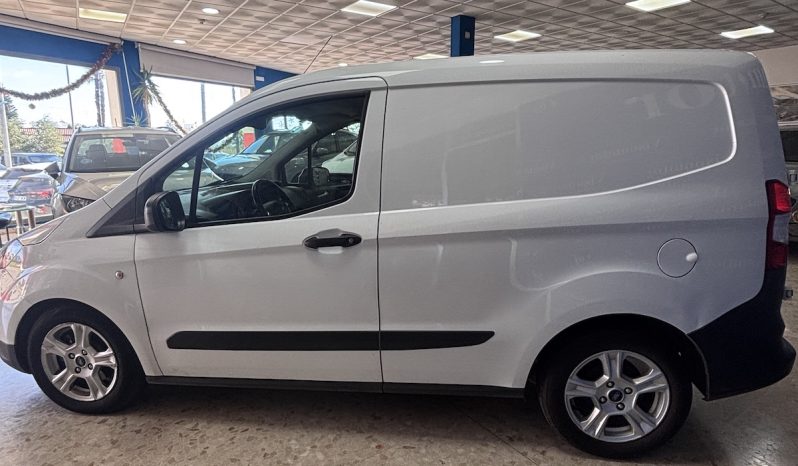 Transit Courier Van 1.5 TDCi 75cv TREND lleno